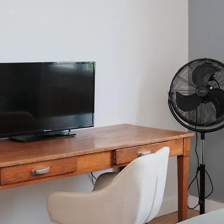 Apartment 6 Pers - Parking Prive - Aeroport Lyon Saint-exupery